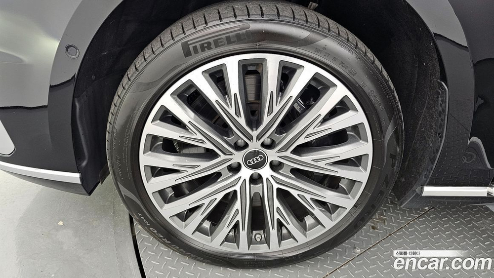 Audi A8 (D5) 60 TFSI Quattro LWB (06.2021)