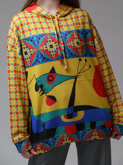 Худи «Миро жёлтый», по мотивам литографии, созданной на камне каталонским художником сюрреалистом Жоаном Миро