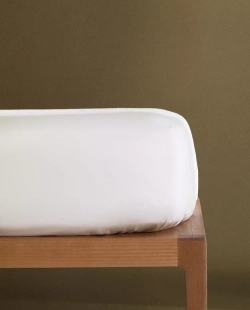 ZARA HOME ДЕТСКАЯ ПРОСТЫНЯ НА РЕЗИНКЕ, ЖЕЛТОВАТО-БЕЛЫЙ