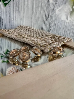 Декоративные металлические пуговицы на ножке