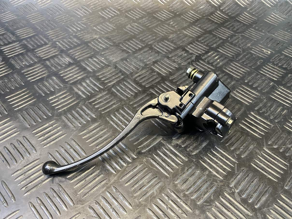 Цилиндр переднего тормоза Yamaha TDM850 RN03J 053996