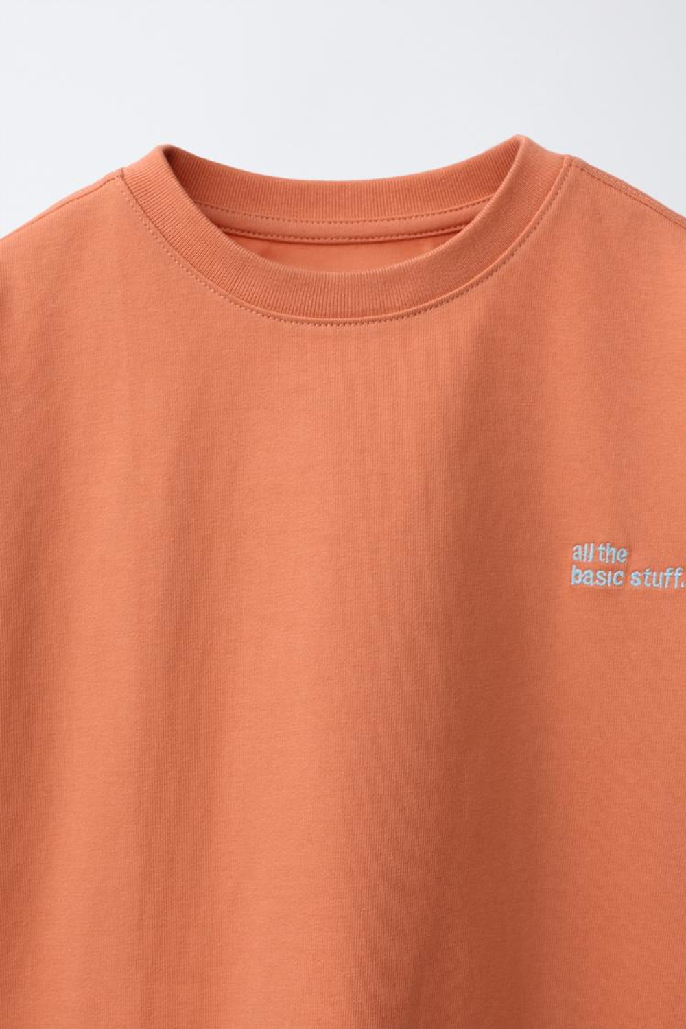 ZARA ФУТБОЛКА ИЗ ПЛОТНОЙ ТКАНИ С ВЫШИТОЙ НАДПИСЬЮ, ОРАНЖЕВЫЙ