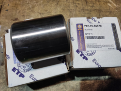 Втулка 707-76-65570