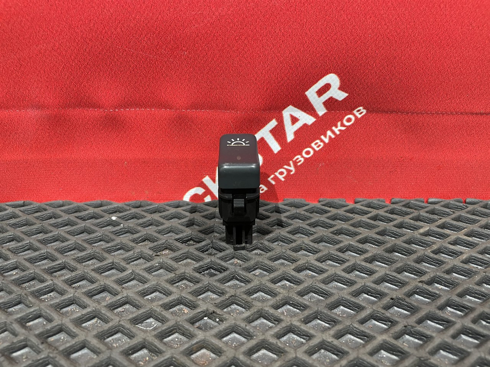 Кнопка освещения салона