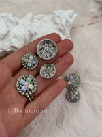 Пуговицы серебристые с квадратными деталями и пастельной разноцветной эмалью