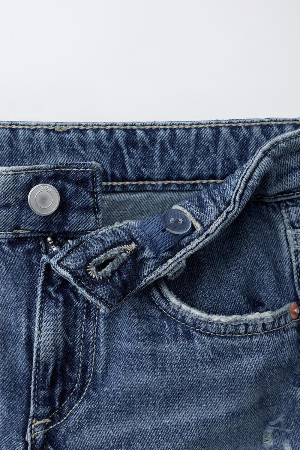 ZARA ДЛИННЫЕ ДЖИНСОВЫЕ ШОРТЫ С РАЗРЕЗАМИ, СИНИЙ