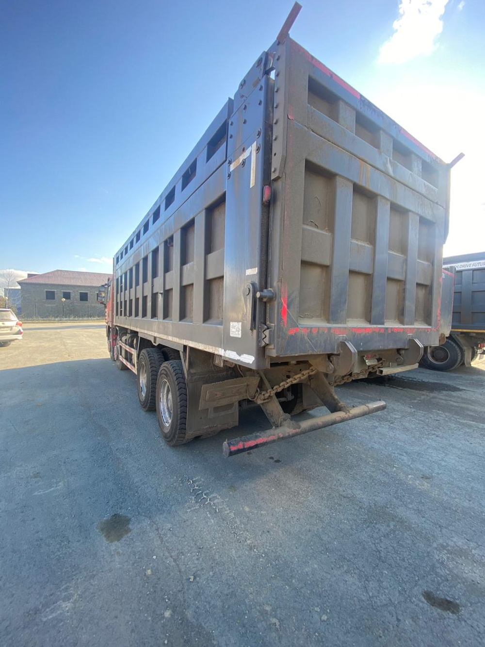 Shacman (Shaanxi) SX* 8x4 Самосвал SX33186V366 (Дизельный, 11,6 л, 423 л.с., МТ)