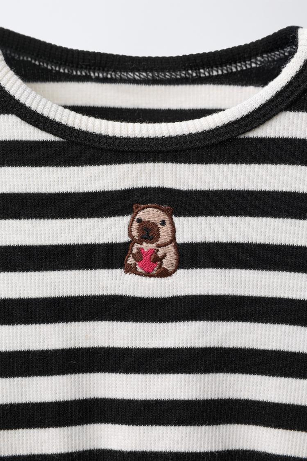 ZARA ПЛАТЬЕ В ПОЛОСКУ ИЗ ВЫШИТОГО МИКРОВЕЛЬВЕТА, ЧЕРНЫЙ