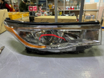 Фара правая без LED-а в ближнем 81110-0E200 811100E200