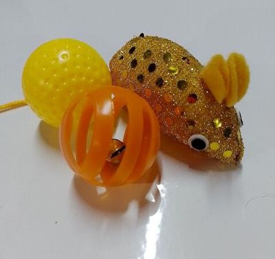 Набор игрушек для кошек "Чистый котик" 2 мячика, 1 мышь. пластик, искус.мех D-set21