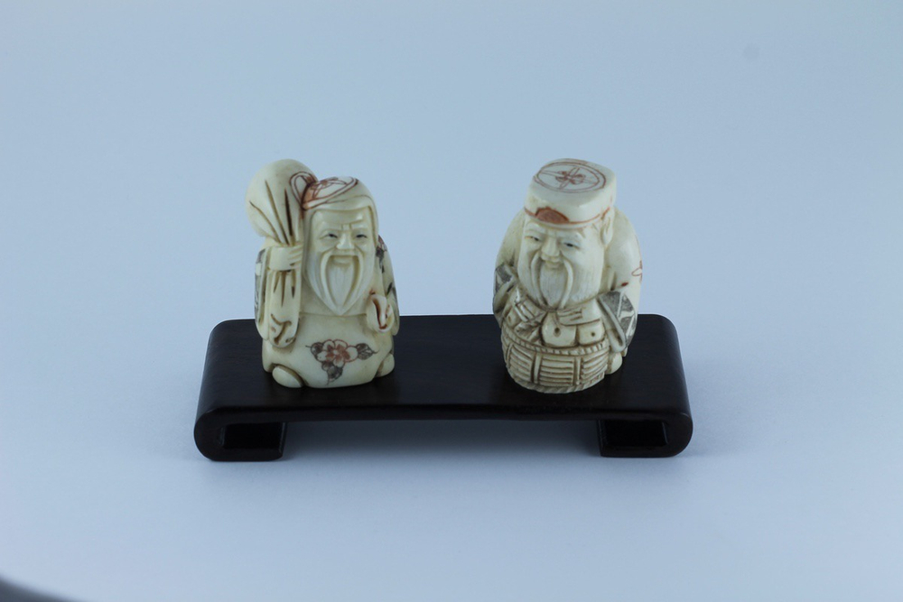 Сет нэцкэ Дзюродзин и Фукурокудзю на подставке