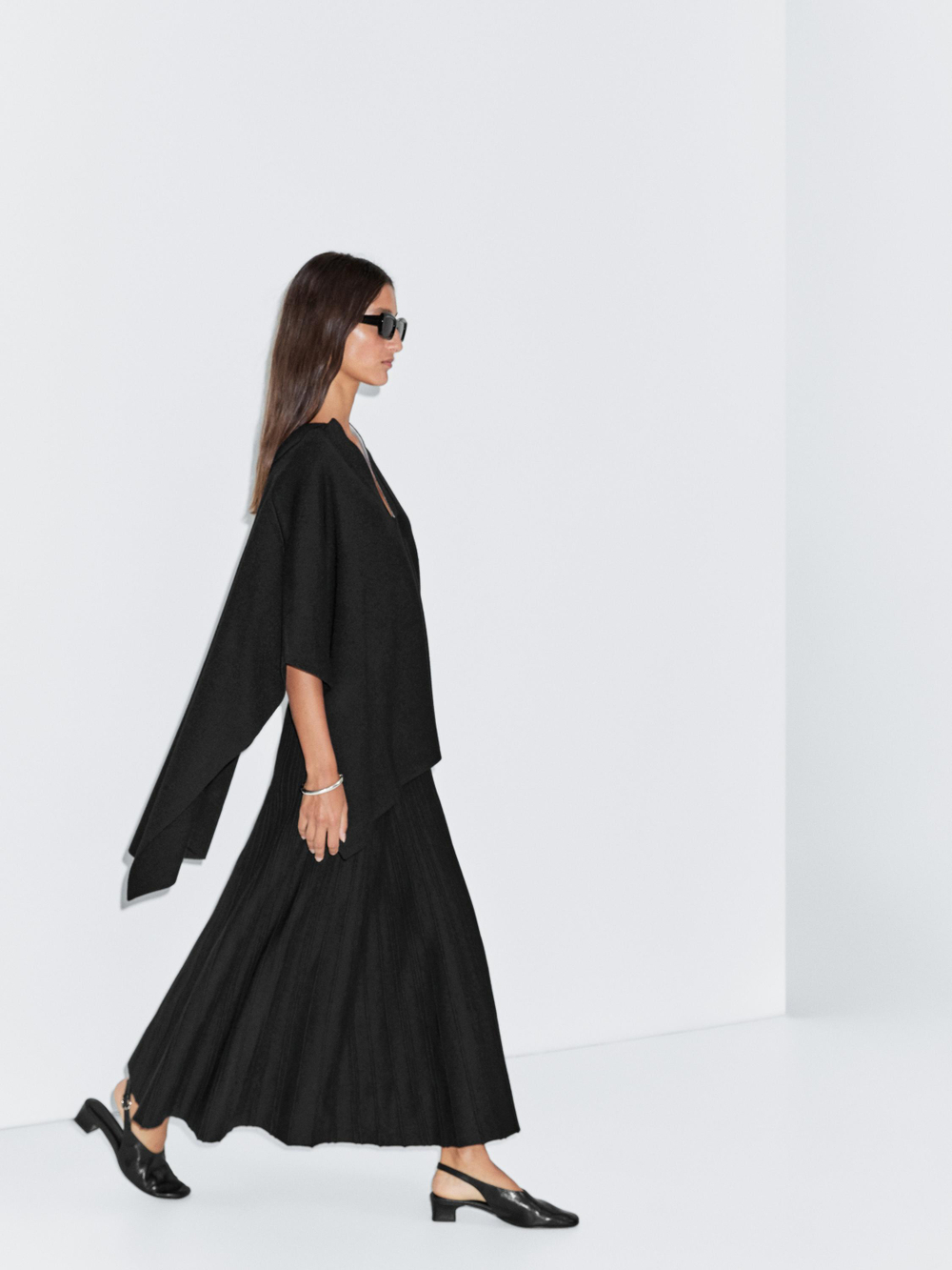 Massimo Dutti Короткая вязаная накидка с V-образным вырезом, черный