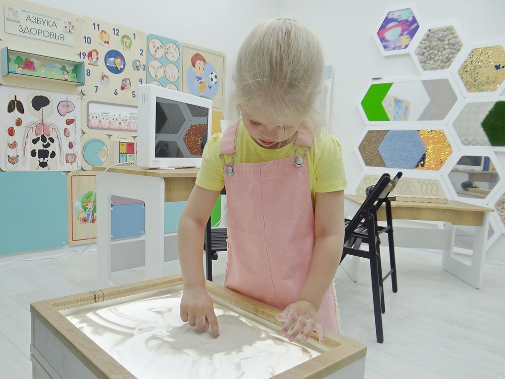 Стол психолога-дефектолога Alma Pro