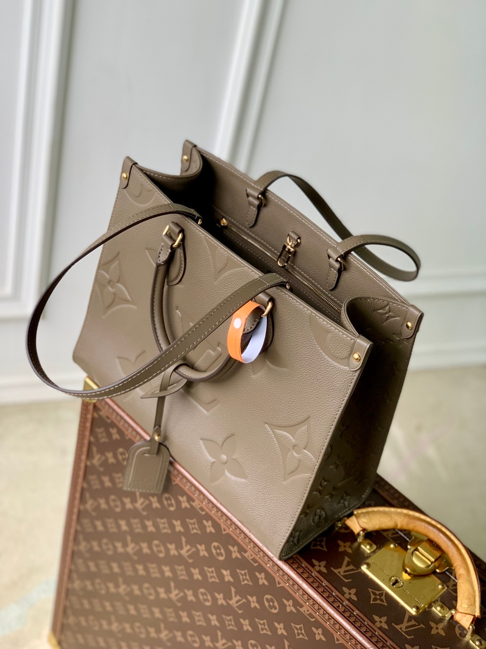 Louis Vuitton OnTheGo MM