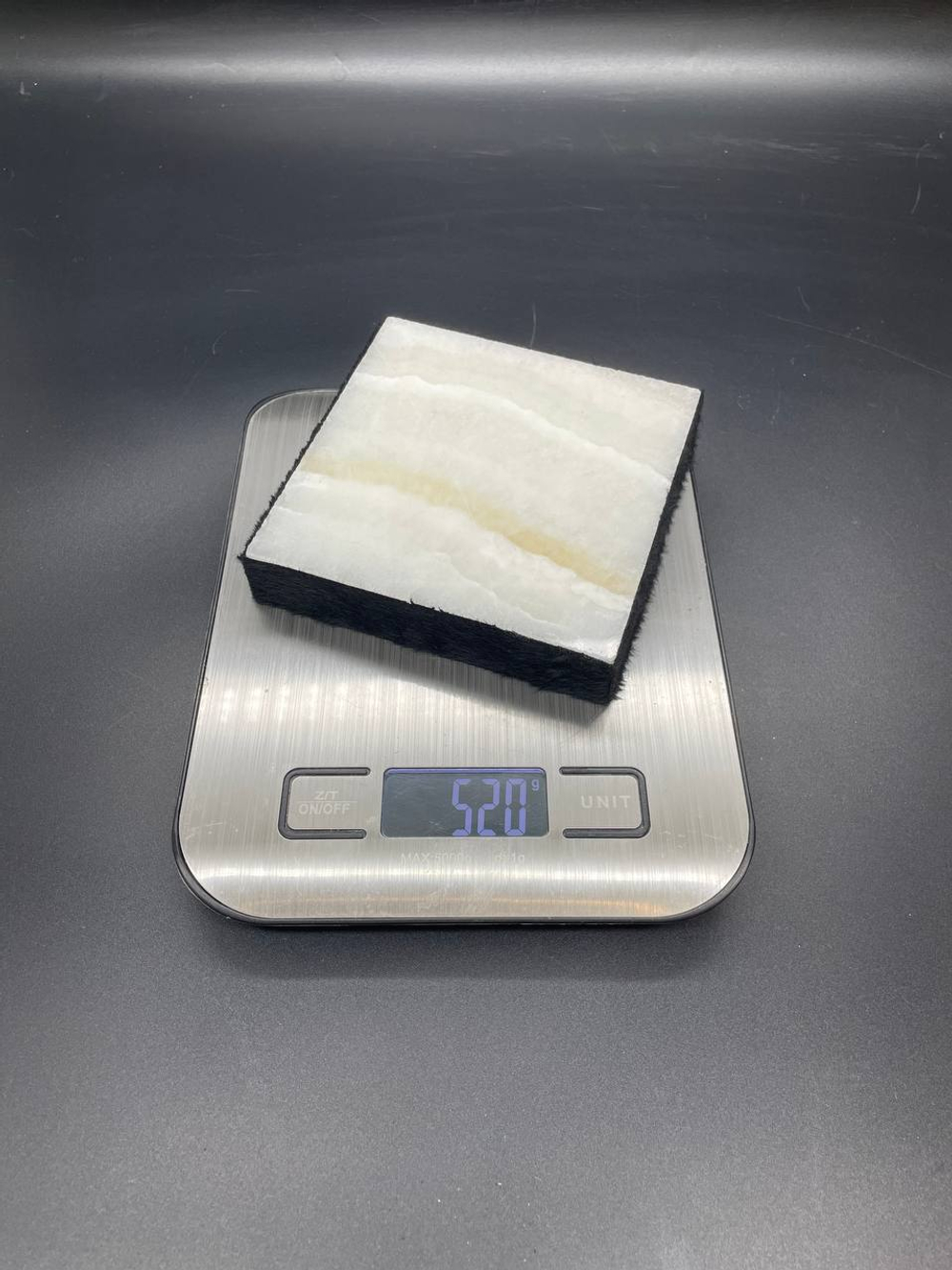 Подставка каменная белая