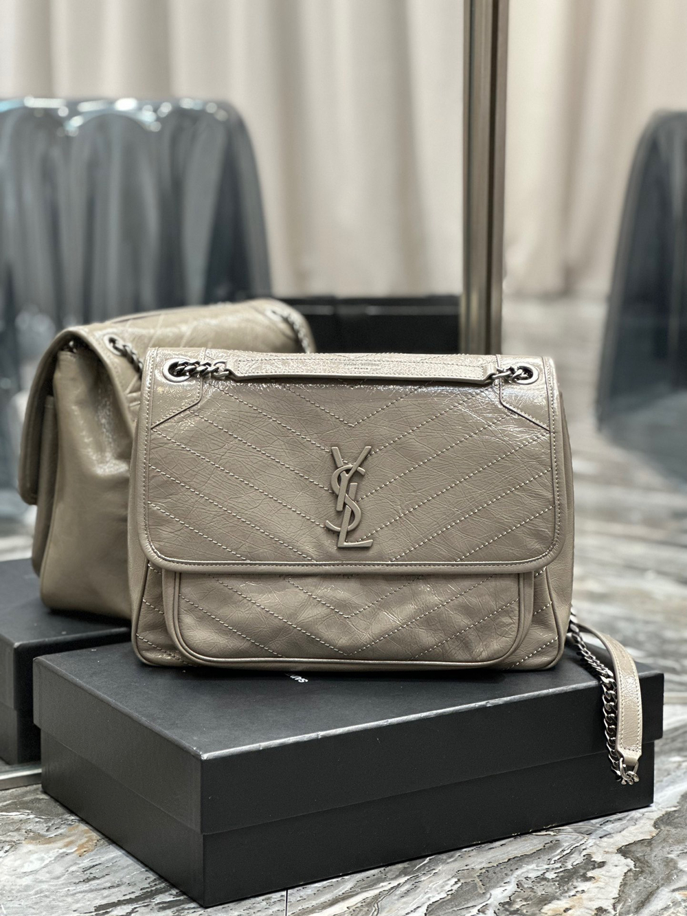 Saint Laurent Niki 32 cm