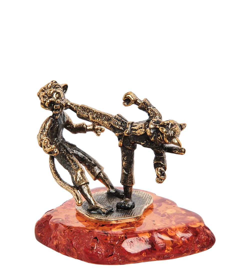 AM-1488 Фигурка «Коты каратисты» (латунь, янтарь)