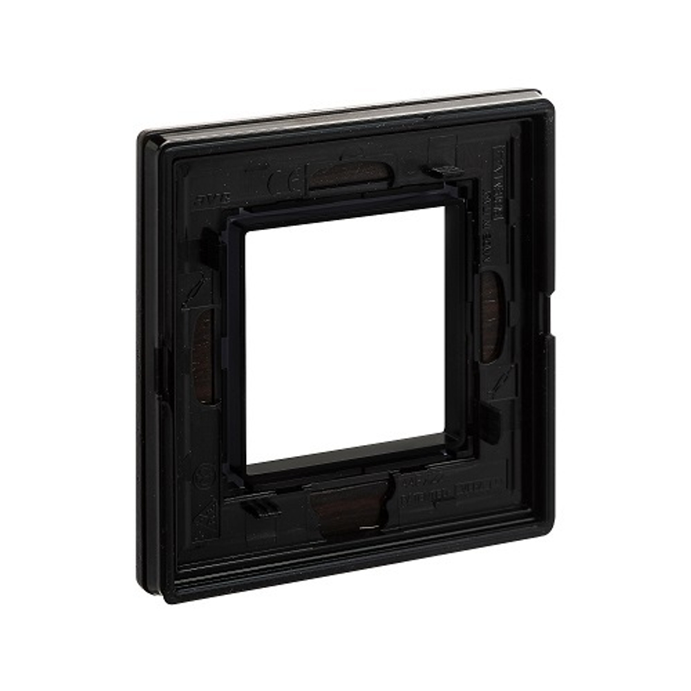 Рамка из натурального дерева DKC 4402842