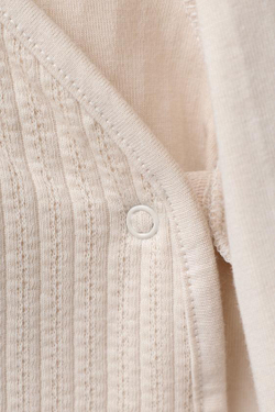 ZARA КОМПЛЕКТ ИЗ ФУТБОЛКИ И ЛЕГИНСОВ С РЕЛЬЕФНЫМ УЗОРОМ, ПЕСОЧНЫЙ