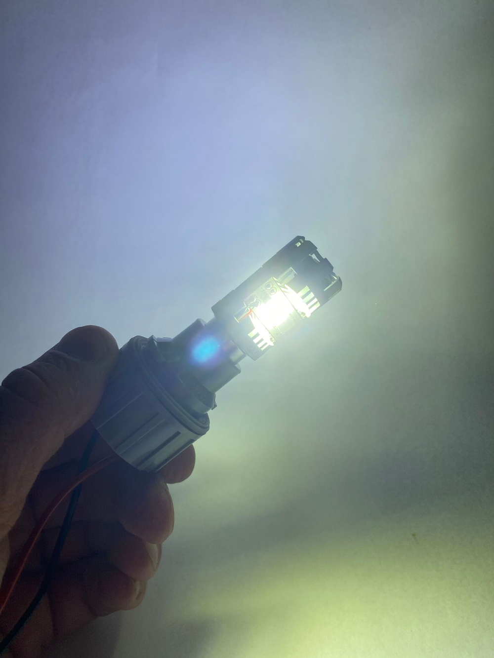 Светодиодные лампы для ДХО и заднего хода MTF BACK LIGHT CAN-BUS 6000K 12V 25W 2500lm (к-т 2шт.)