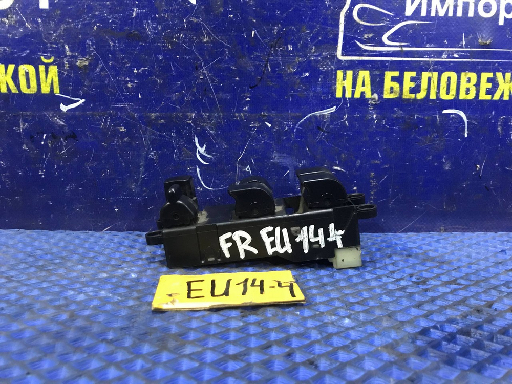 Блок управления стеклоподъемниками NISSAN BLUEBIRD 1997