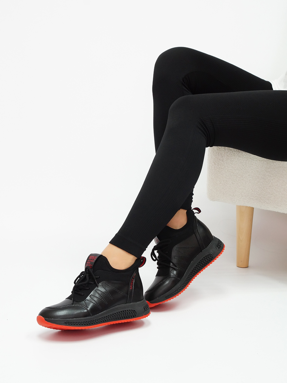 Кроссовки женские демисезонные