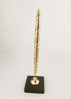 Золотая ручка "Триколор" Златоуст на подставке из долерита