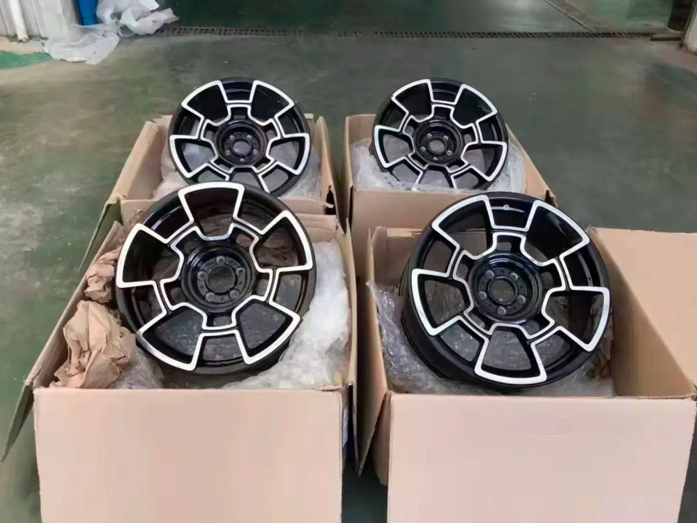 Обвес переделка в стиле BLACK BADGE для ROLLS ROYCE CULLINAN 2018 - 2024 Ролс Ройс Куллинан