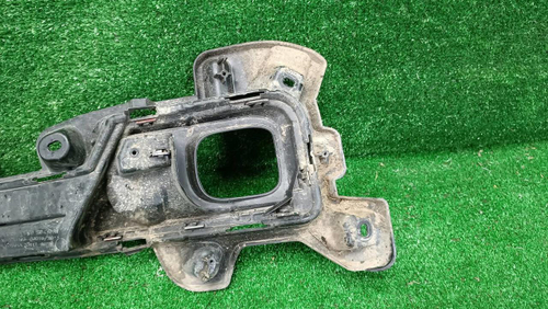 Накладка ПТФ правая Toyota Land Cruiser 200 (2015-2021)