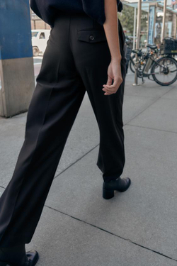 ZARA ШИРОКИЕ БРЮКИ С ЗАЩИПАМИ, ЧЕРНЫЙ