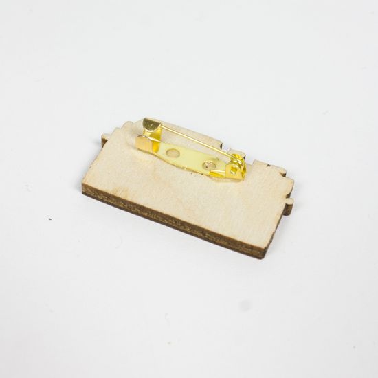 Деревянный значок. Camera