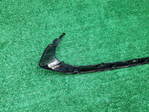 Молдинг решетки радиатора Lexus ES 7 (2018-2021)