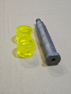 Р/к замены оси крепления стабилизатора кабины (28х183) (ось+2 втулки) (Спецмаш)