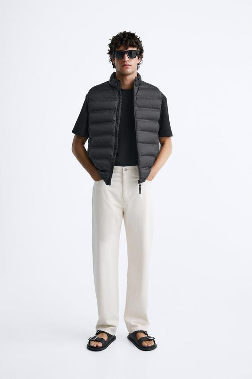 ZARA СТЕГАНЫЙ ЖИЛЕТ, ЧЕРНЫЙ