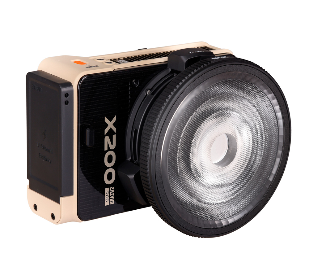Осветитель Zhiyun MOLUS X200 RGB PLX113, 2500-10000К, 200 Вт, Combo kit