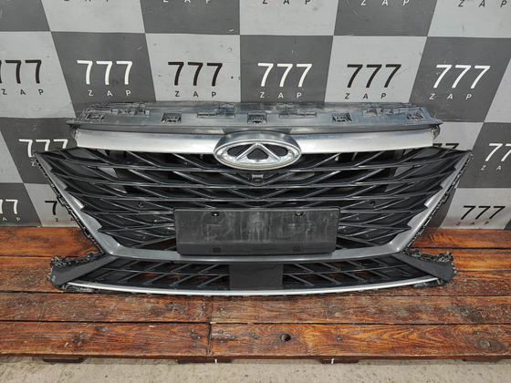 Решетка радиатора Chery Arrizo 8 22-нв Б/У Оригинал 602008183AA