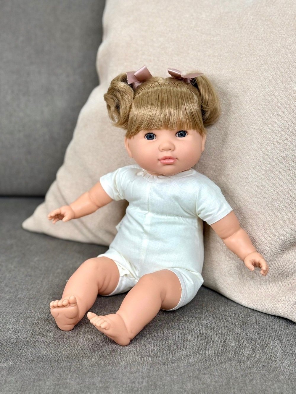 Кукла Berbesa мягконабивная 42см Sandra (4426S)