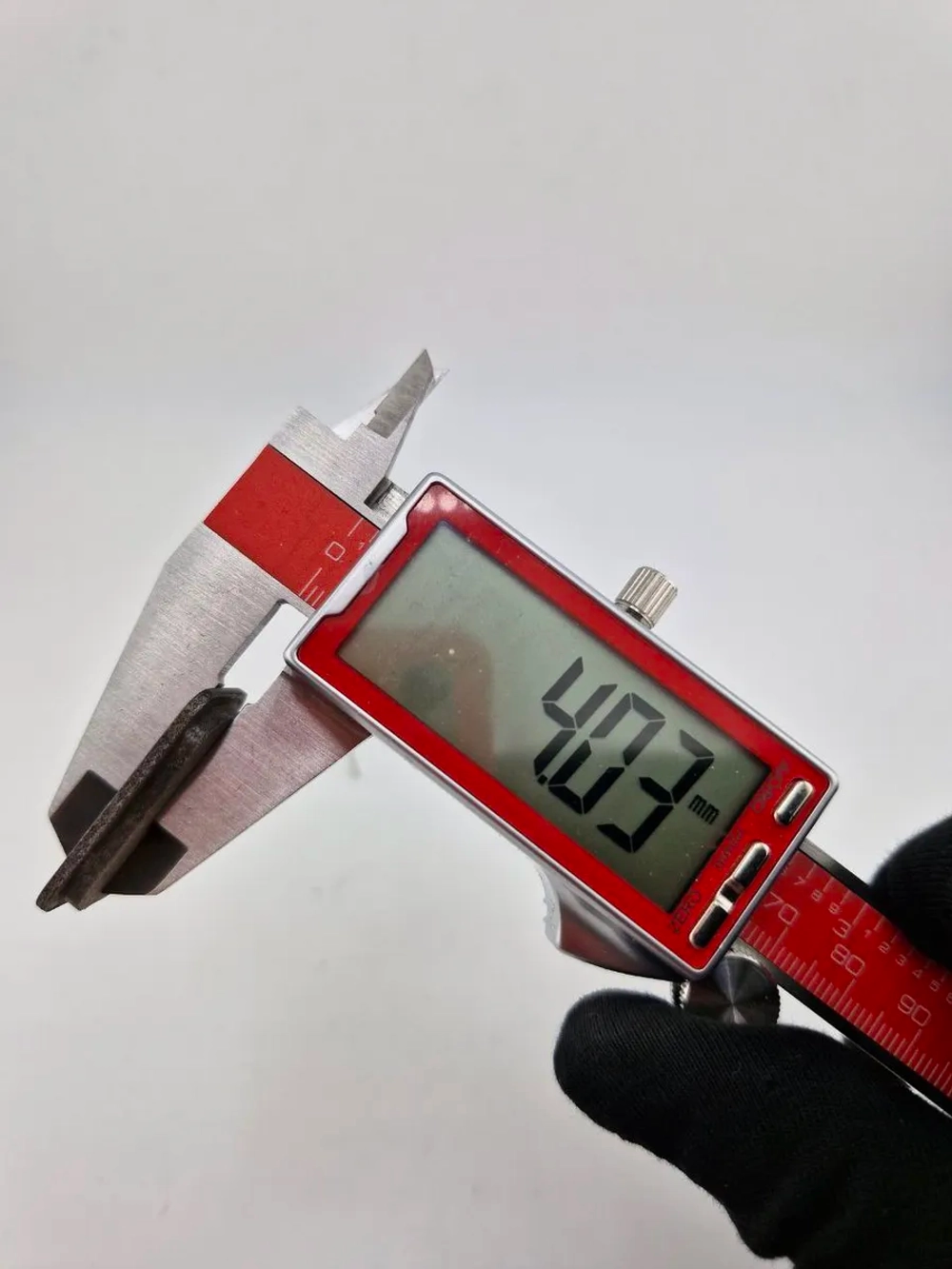 - Тормозные колодки дисковые для велосипеда и самоката