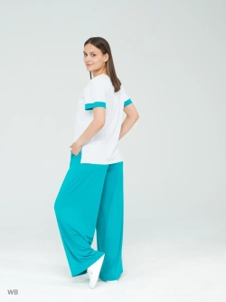 Костюм трикотажный оверсайз с широкими брюками