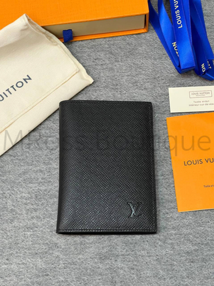 Обложка для паспорта Louis Vuitton Taiga