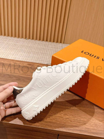 Женские кеды Louis Vuitton Time Out в белом цвете с коричневым задником