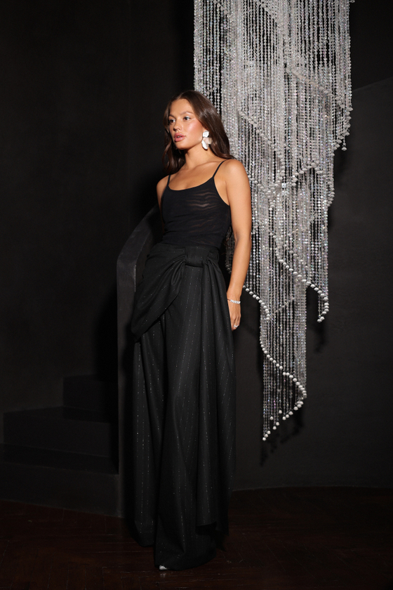 Брюки в полоску с драпировкой