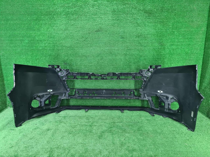 Бампер передний Toyota Hiace Н300 (2019-н.в.)