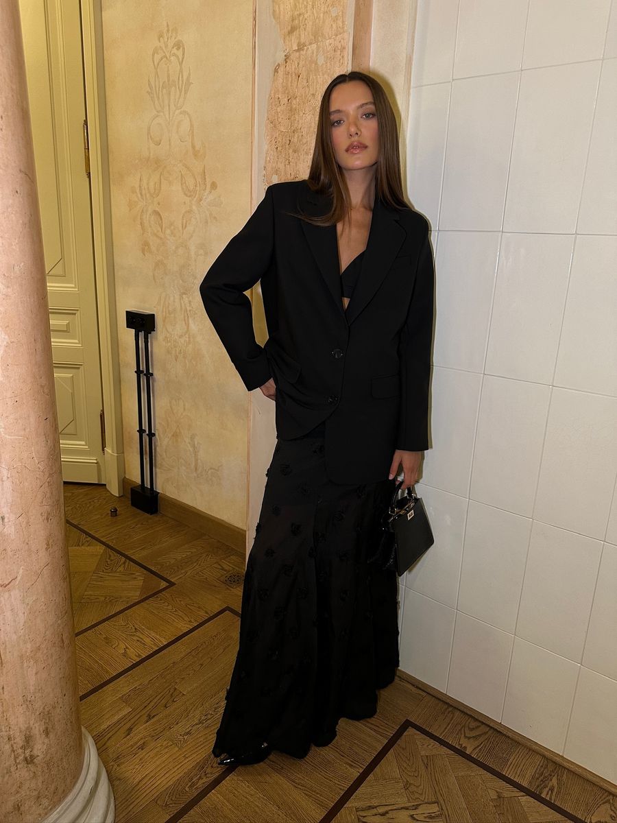 Юбка из шифона с розами макси черная