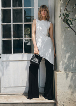 Сумка с короткой металлической ручкой