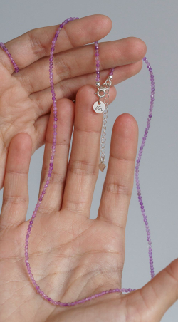 Цепочка "Memo about Mind&Soul" тонкая из аметиста с удлинителем 47-54 см