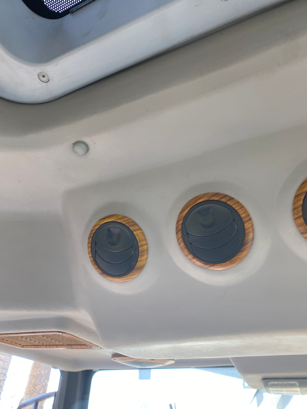 KYLOTON R-3 Фронтальный погрузчик R-3 (Дизельный, 3,6 л, 45 л.с., АТ)