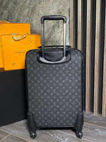 Чемодан Louis Vuitton