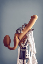 Телесный безремневой вибрострапон Silicone Bendable Strap-On - size M (Цвет: телесный)