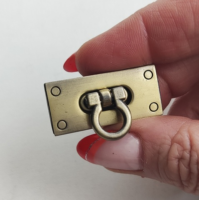 Замок вертушка на винтах Петелька Антик